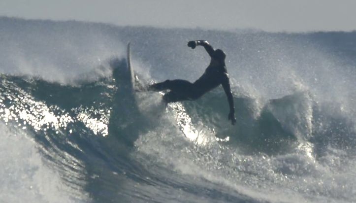 高画質 イイ波押し寄せる冬のコリアンサーフムービー 襄陽 Waval サーフィンと自然を愛する人のサーフメディア
