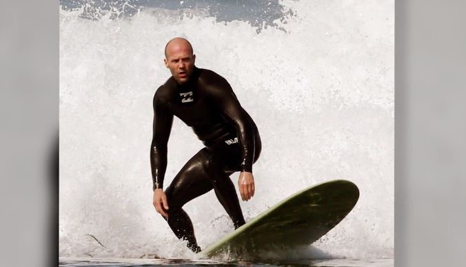 イギリス俳優 ジェイソン ステイサムの貴重な波乗り動画 Waval サーフィンと自然を愛する人のサーフメディア