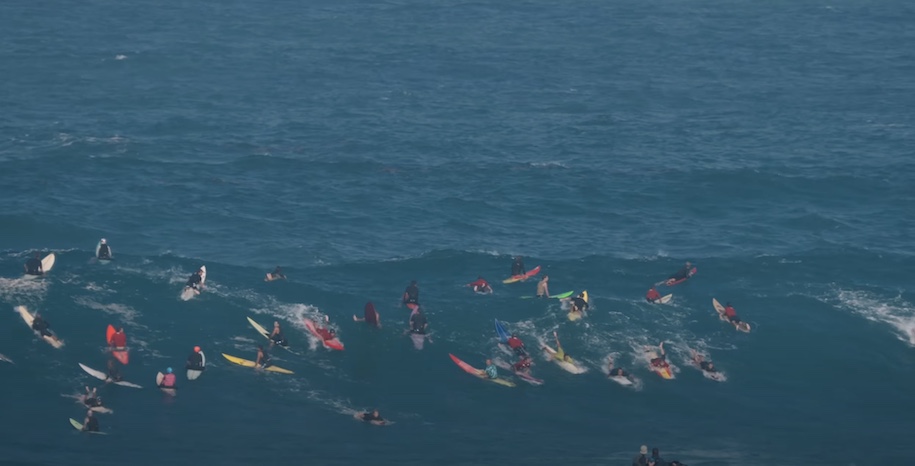20フィートの大波で大混雑！ジョンジョン・フローレンス達によるワイメアサーフィン映像 