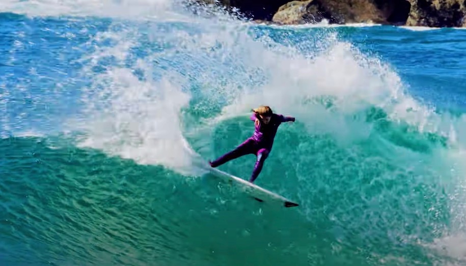 女性CTサーファーステファニー・ギルモア、タイラー・ライトが一挙出演する最新サーフフィルム『Surfing』