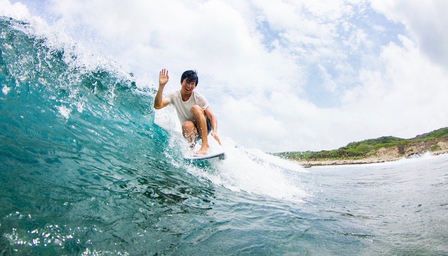 小林直海の『ZBURH Surfboards』カスタムボードが完成するまでの全工程