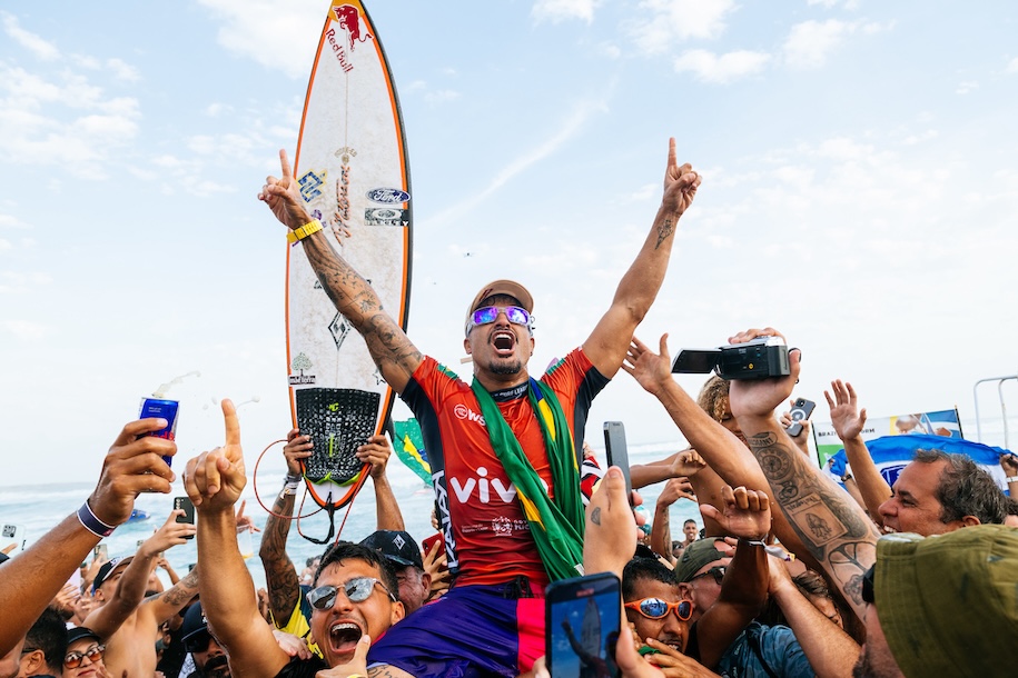 イタロ・フェレイラとケイティ・シマーズが優勝 WSL第8戦ブラジルVIVO Rio Pro