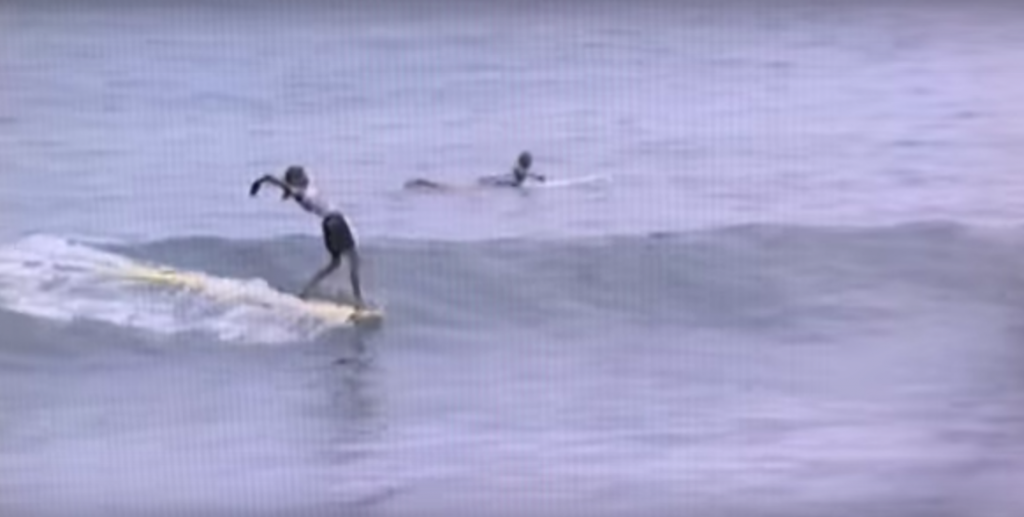 ジョエル・チューダーの歴史』幼少時代から追ったサーフィン動画