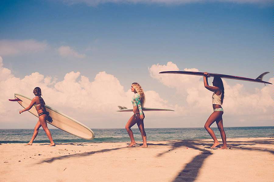 【ハワイやオーストラリアのロコガールにも大人気】「BILLABONG」最新ビキニで夏を彩ろう♪ | WAVAL サーフィンと自然を愛する人の